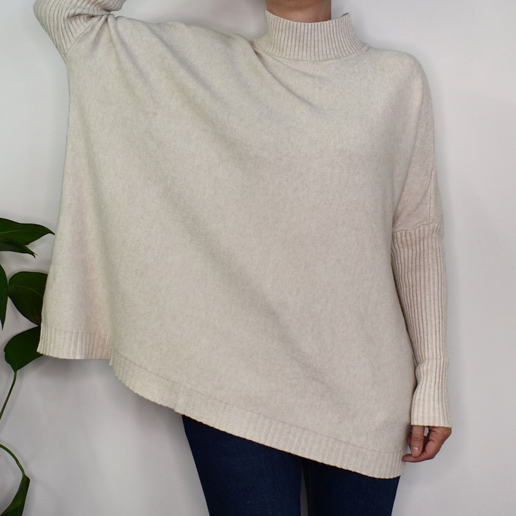 Finstickad Tröja Over Sized BEIGE