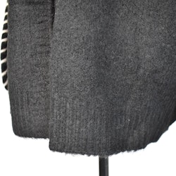 Stickad Kofta Recycled SVART