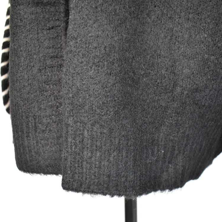 Stickad Kofta Recycled SVART
