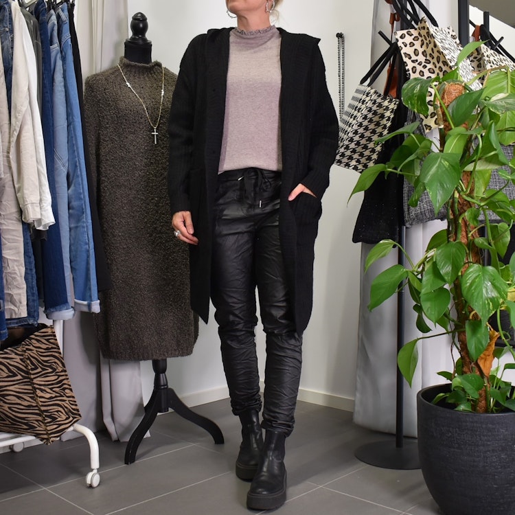 Stickad Kofta med Huva Recycled SVART