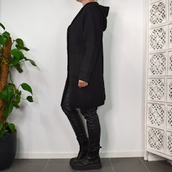 Stickad Kofta med Huva Recycled SVART