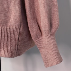 Finstickad tröja med knyt ROSE
