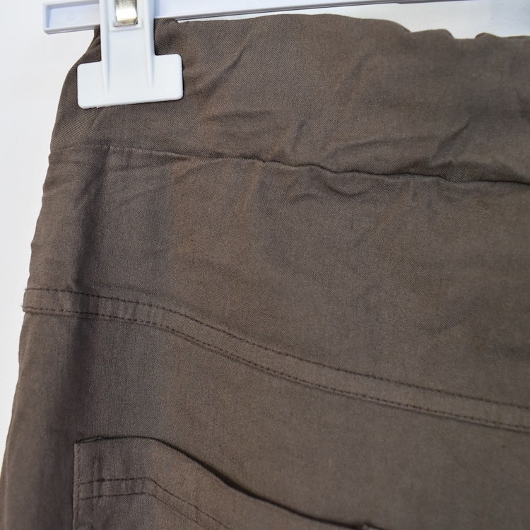 Stretchig Byxa MÖRK TAUPE