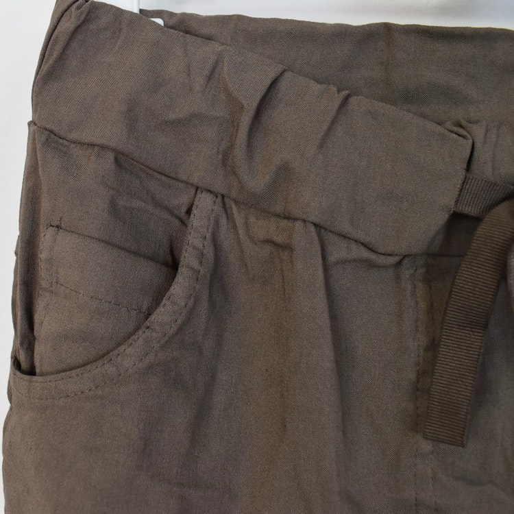 Stretchig Byxa MÖRK TAUPE