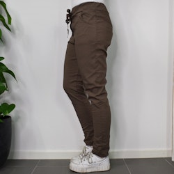 Stretchig Byxa MÖRK TAUPE