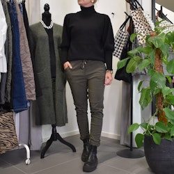 Stretchig Byxa MÖRK KAKI