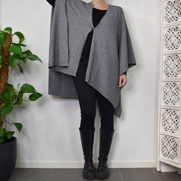 Poncho-sjal med Knapp GRÅ