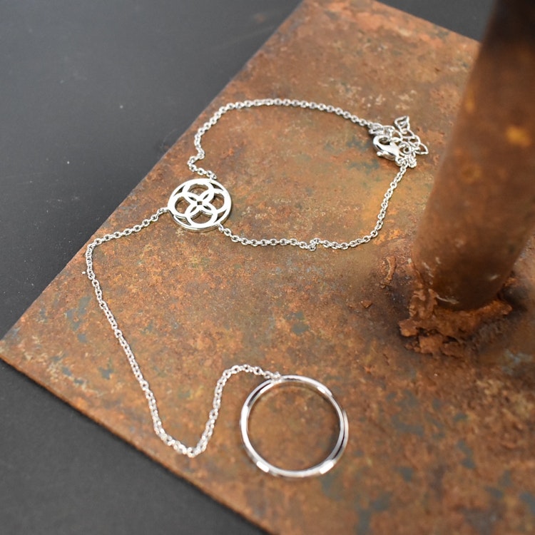 SECOND HAND Handring Sucevita SILVER Storlek 54 - Daily Elegance