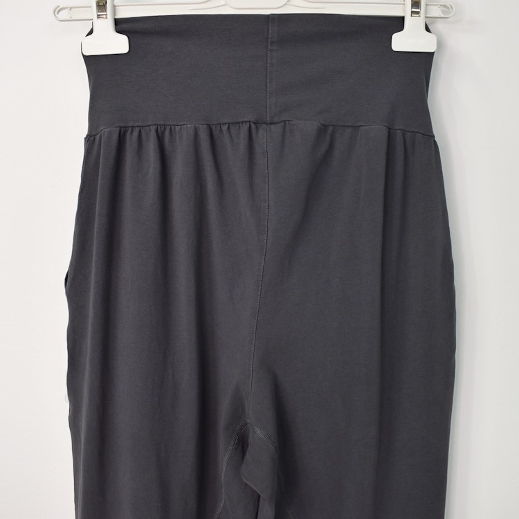 SECOND HAND Yogabyxa ECO Santosha GRÅ Storlek S - Santa Ni