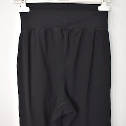 SECOND HAND Yogabyxa ECO Santosha SVART Storlek S - Santa Ni