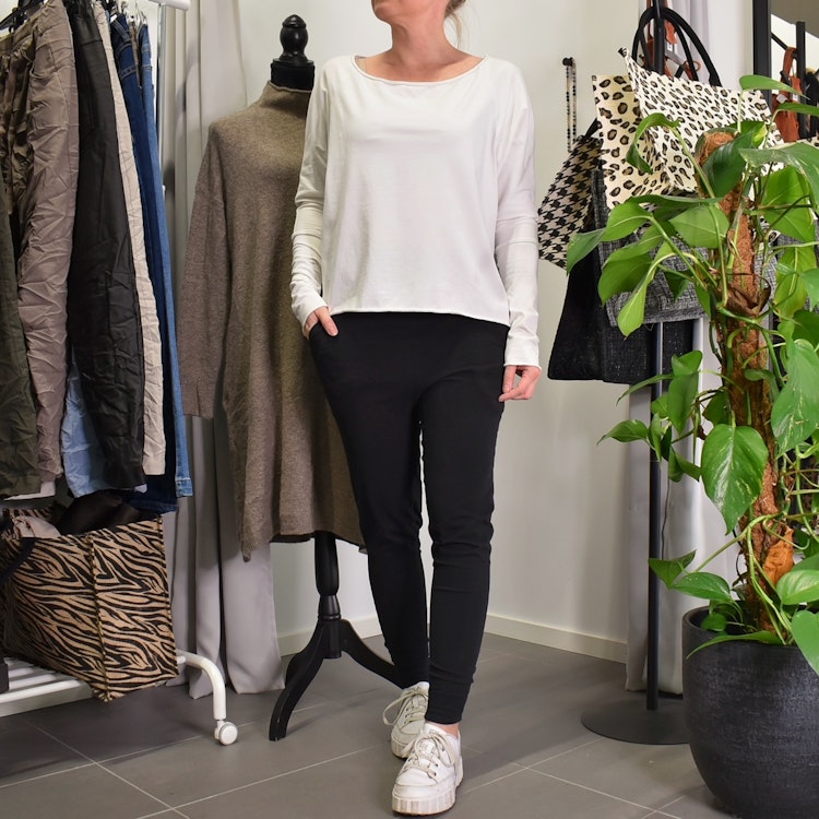 SECOND HAND Yogabyxa ECO Santosha SVART Storlek S - Santa Ni