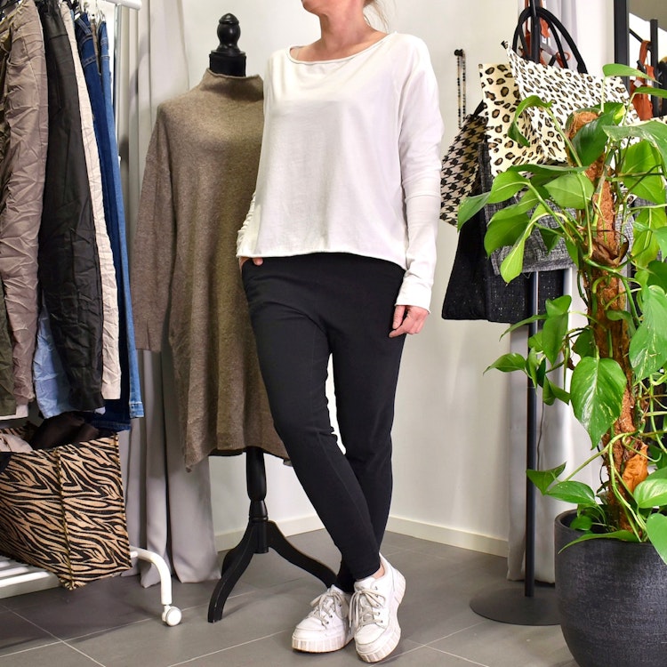 SECOND HAND Yogabyxa ECO Santosha SVART Storlek S - Santa Ni