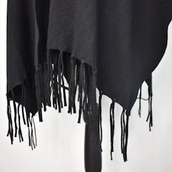 Poncho-sjal med Fransar SVART