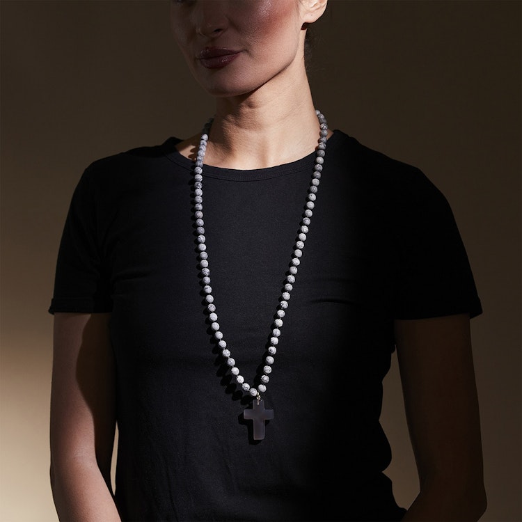 Halsband Caroline GRÅ - The Moshi