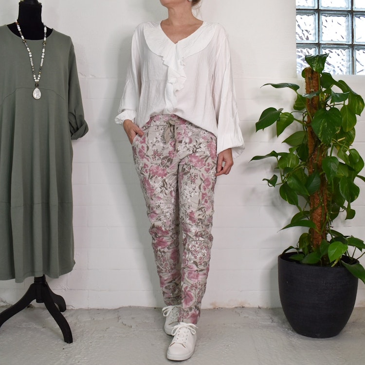Stretchig Byxa Signe Blommig ROSA - Mix By Heart