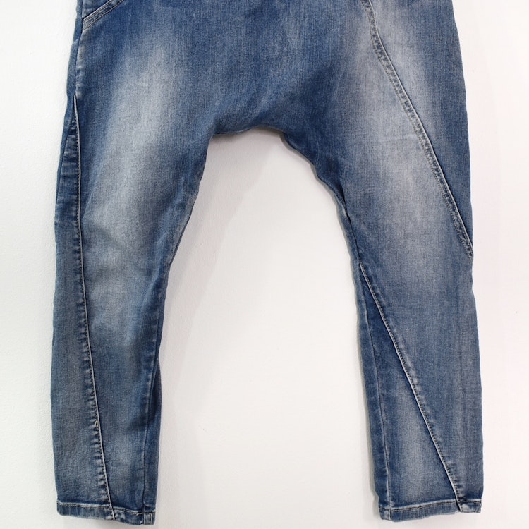 SECOND HAND Baggy Jeans BLÅ Storlek 34 - Place du Jour