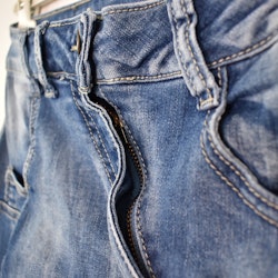 SECOND HAND Baggy Jeans BLÅ Storlek 34 - Place du Jour