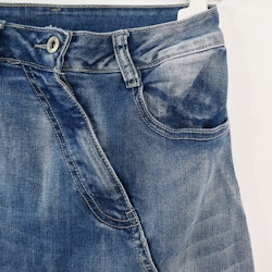 SECOND HAND Baggy Jeans BLÅ Storlek 34 - Place du Jour