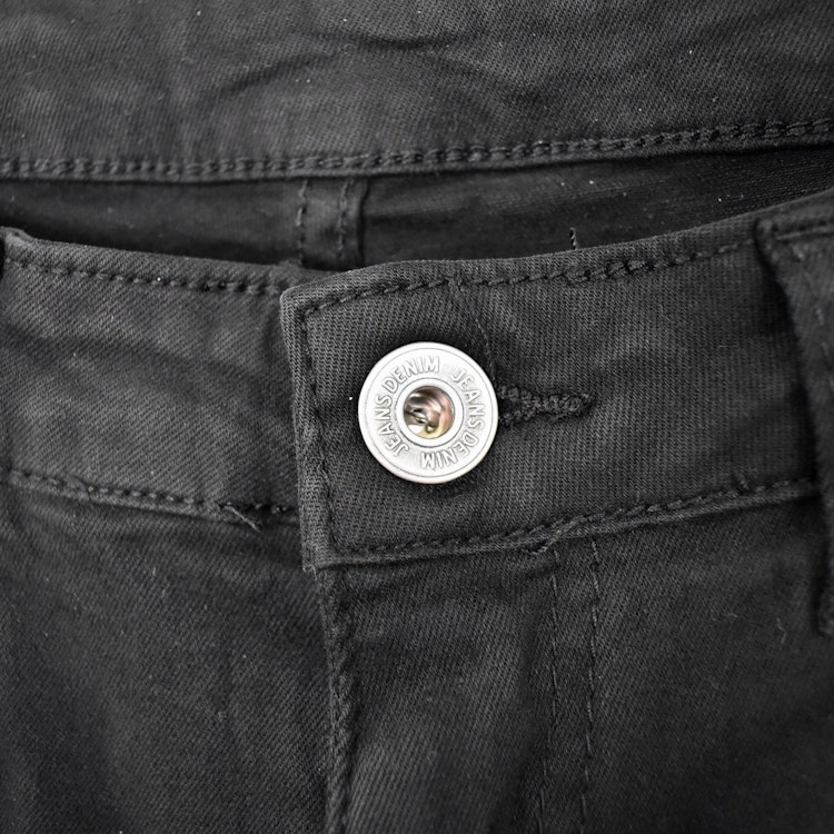 Stretchjeans Shortcut med fransar SVART - 3D Denim