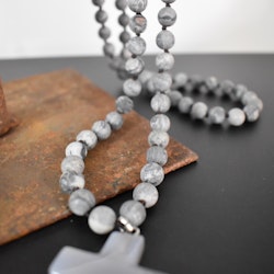 Halsband Caroline GRÅ - The Moshi
