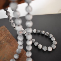 Halsband Caroline GRÅ - The Moshi