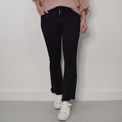 Stretchjeans Shortcut med fransar SVART - 3D Denim