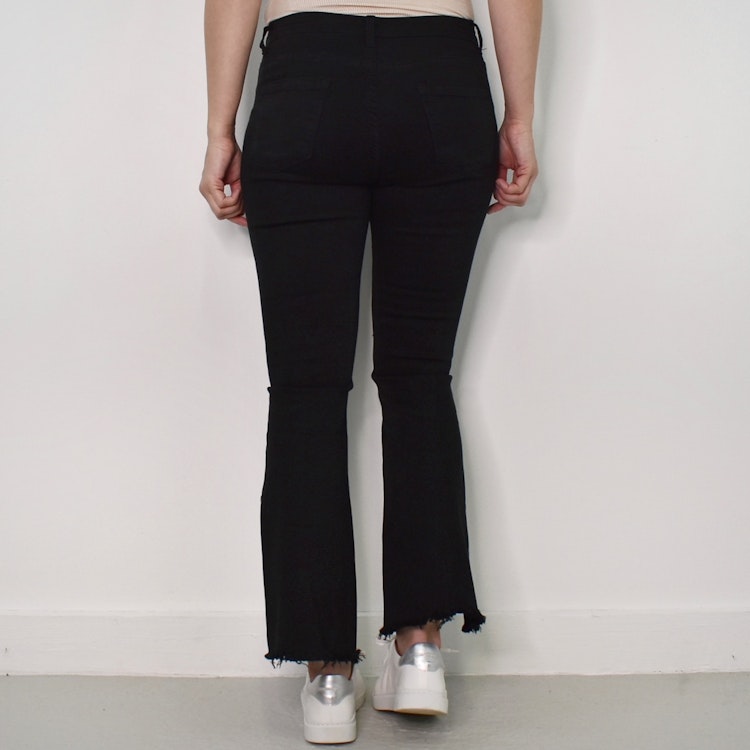 Stretchjeans Shortcut med fransar SVART - 3D Denim