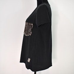 SECOND HAND T-shirt SVART S/M - Lo-ika