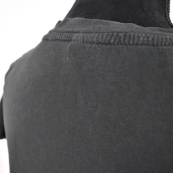 SECOND HAND T-shirt SVART S/M - Lo-ika