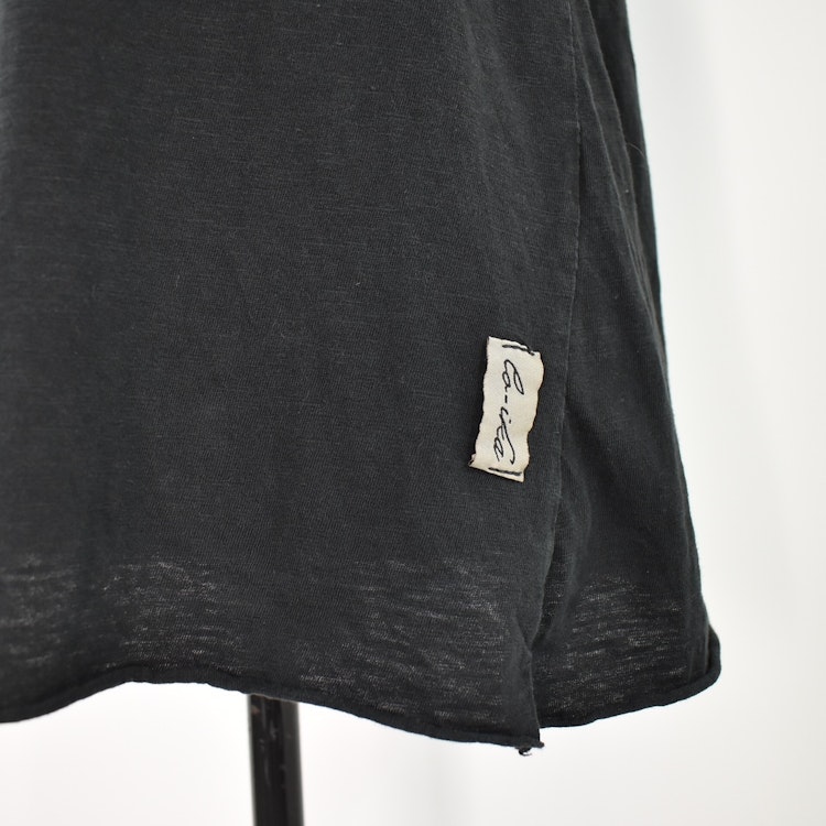 SECOND HAND T-shirt SVART S/M - Lo-ika