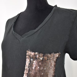 SECOND HAND T-shirt SVART S/M - Lo-ika