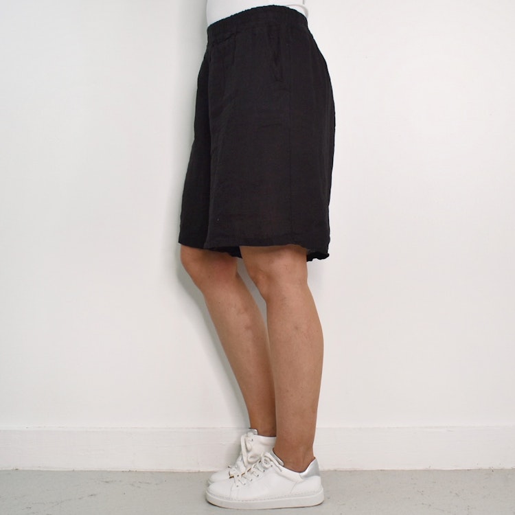 Linneshorts Lindy SVART - Mix By Heart