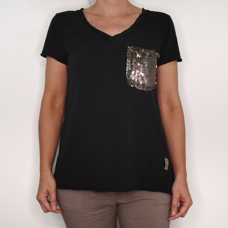 SECOND HAND T-shirt SVART S/M - Lo-ika