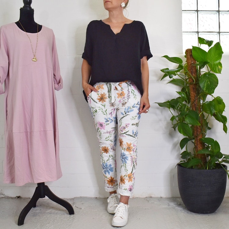 Stretchig Byxa Josefine Blommig VIT - Marta du Chateau