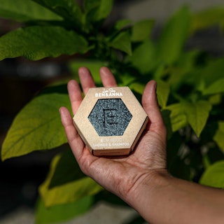 Dusch- & Schampo-kaka Lovesoap Elm Wood 60g - Ben & Anna