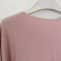 ANDRASORTERING Stickad Ponchotröja ROSE