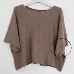 ANDRASORTERING Stickad Ponchotröja TAUPE