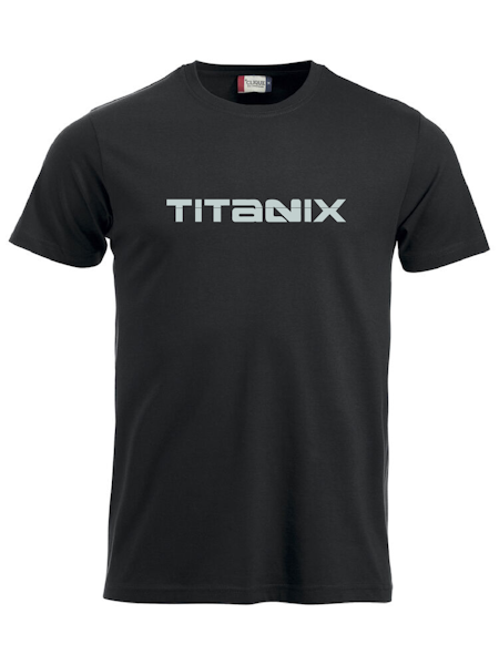 Svart T-shirt "TITANIX"