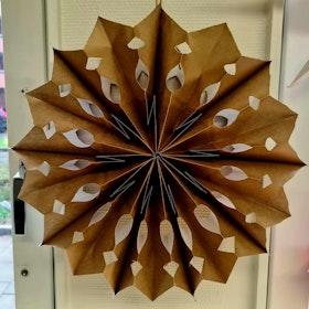 Pappersstjärna II (35cm)