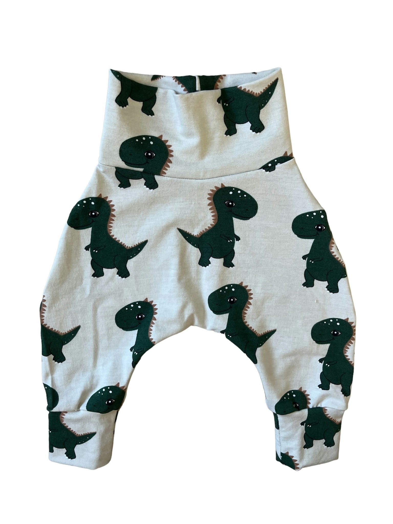Färdiga babybyxor 50/56