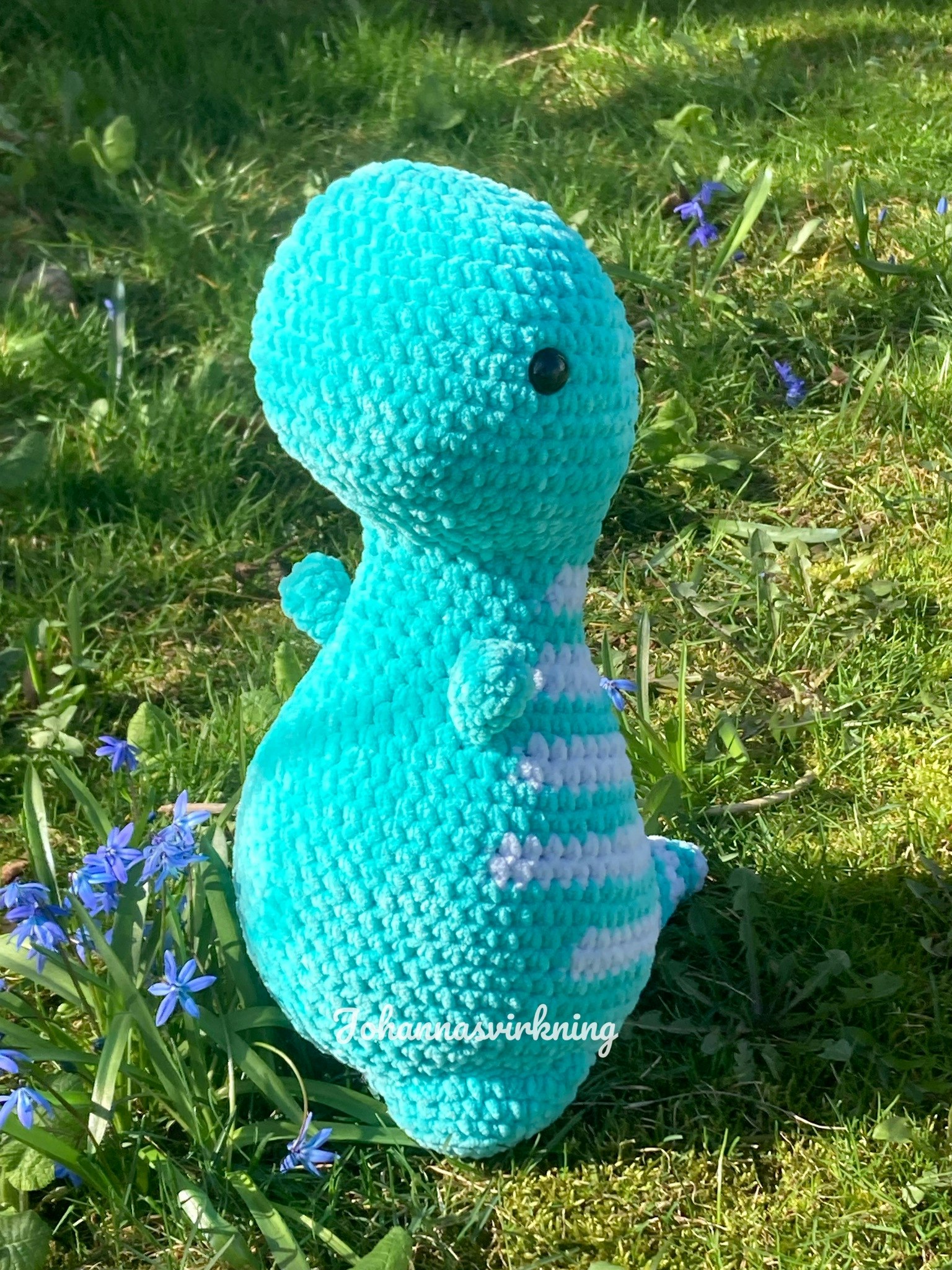 Glittrande dinosaurie
