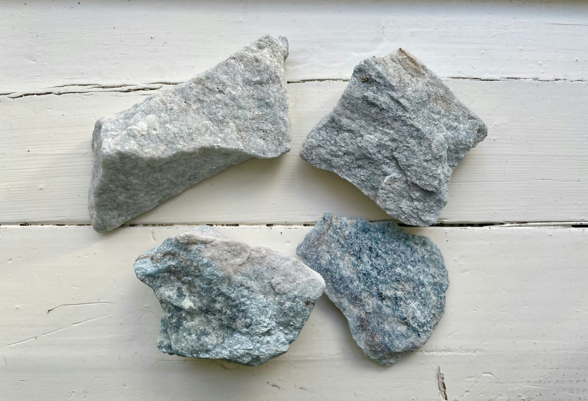 Rå blå kyanit