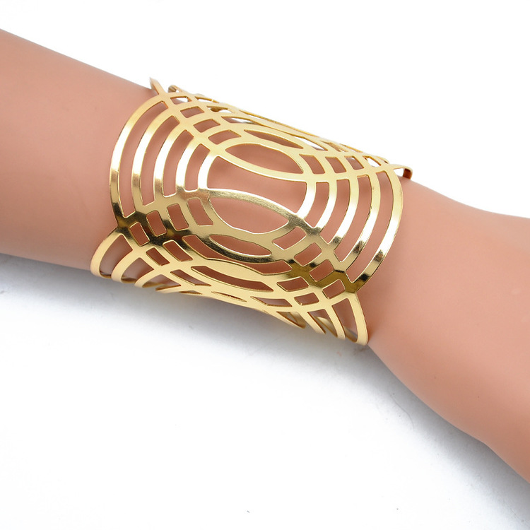 Xzena Gold Bracelet
