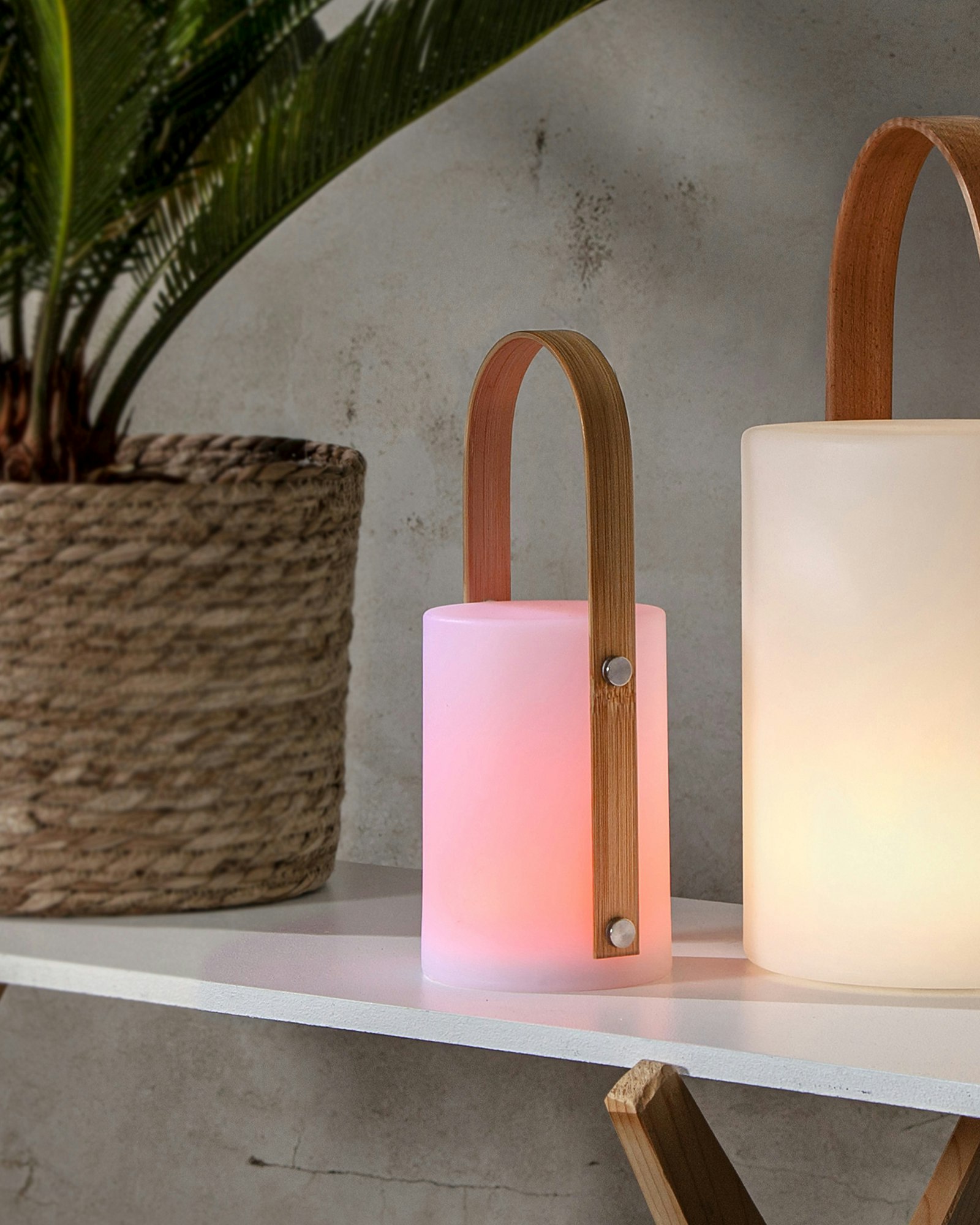 Utomhus Portabel LED-Lampa RGB+W-Light Höjd 26cm