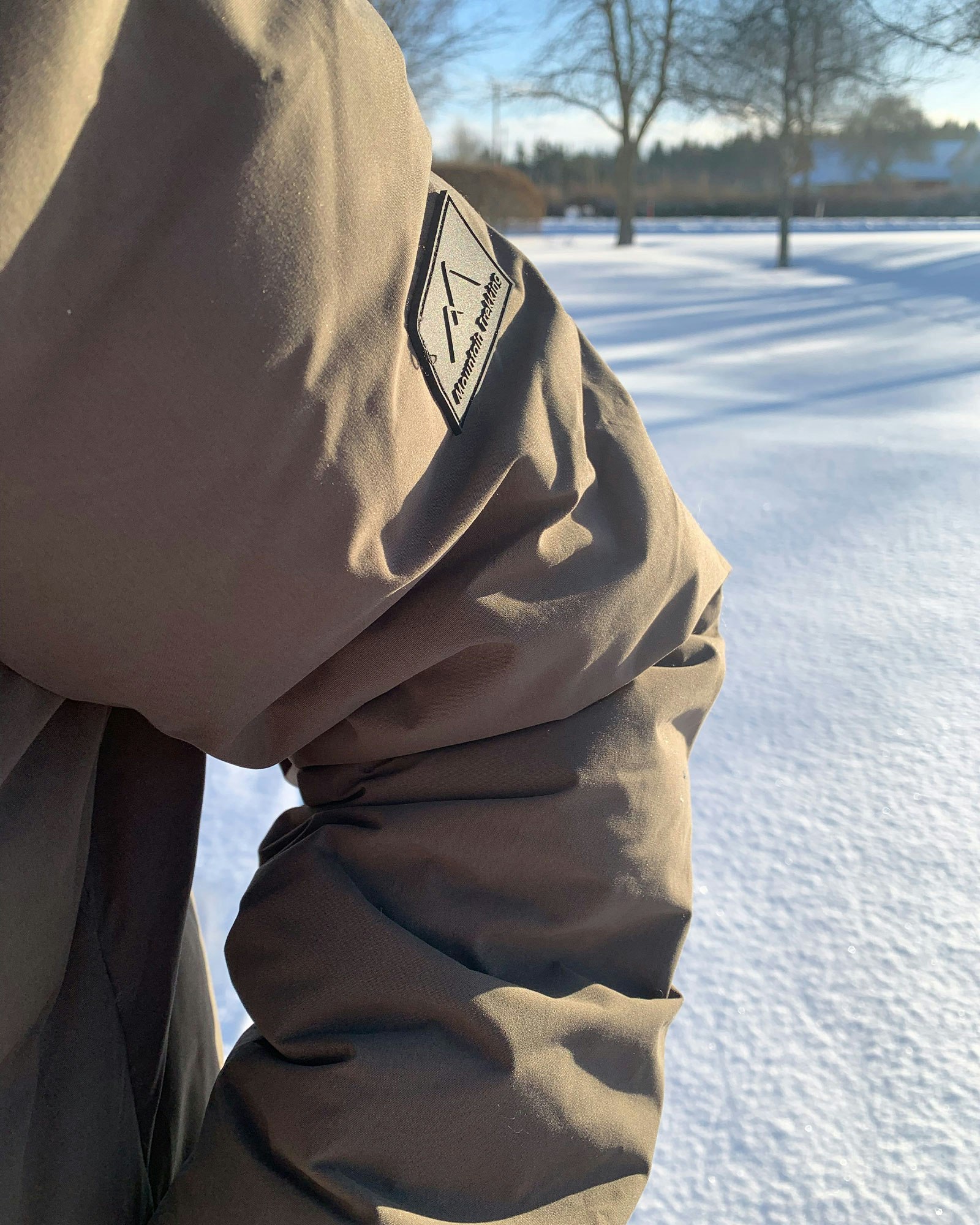 Winter Coat Dam, Green