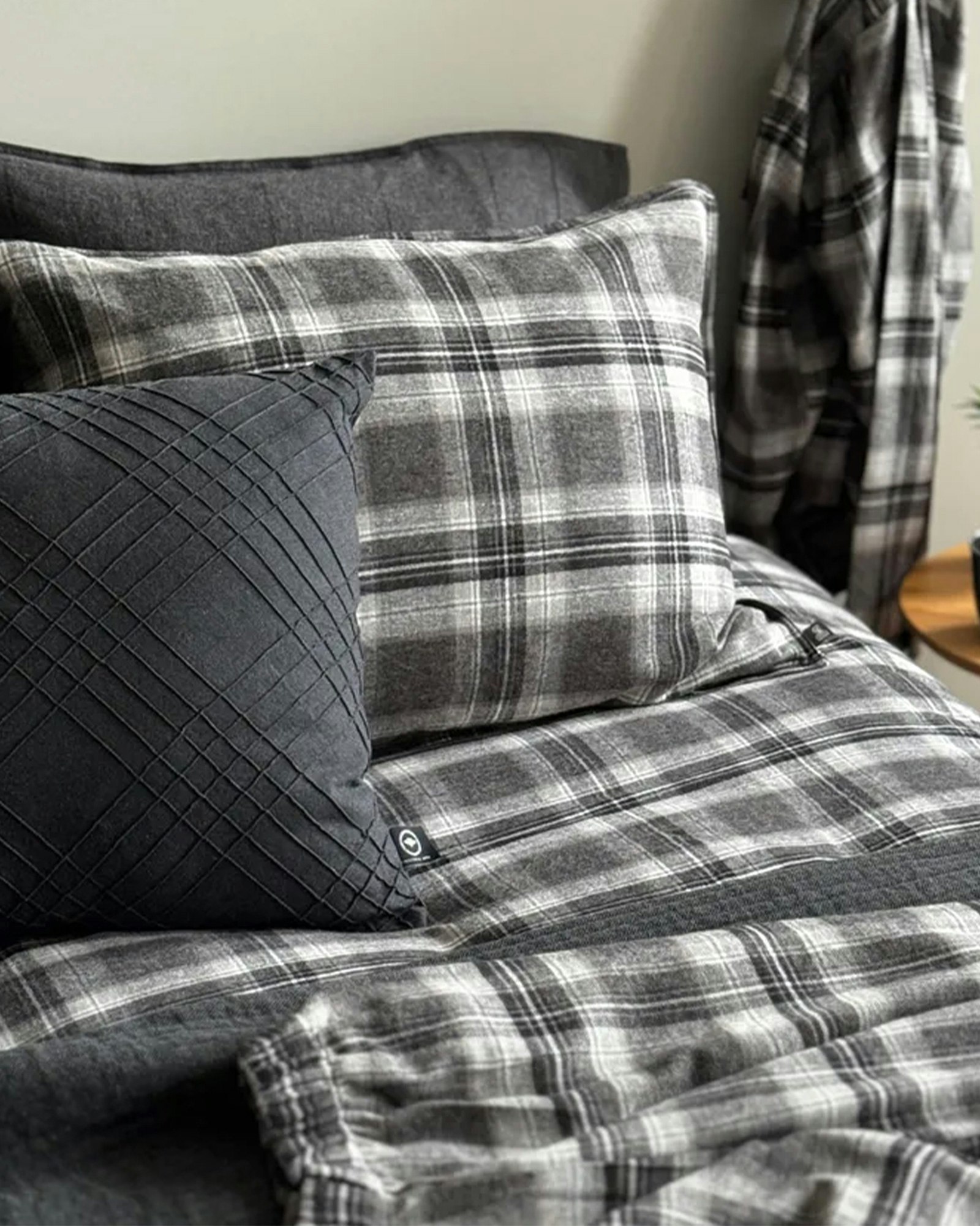 Flanell Påslakanset Fjällnäs i Eco-Bomull - Grårutigt