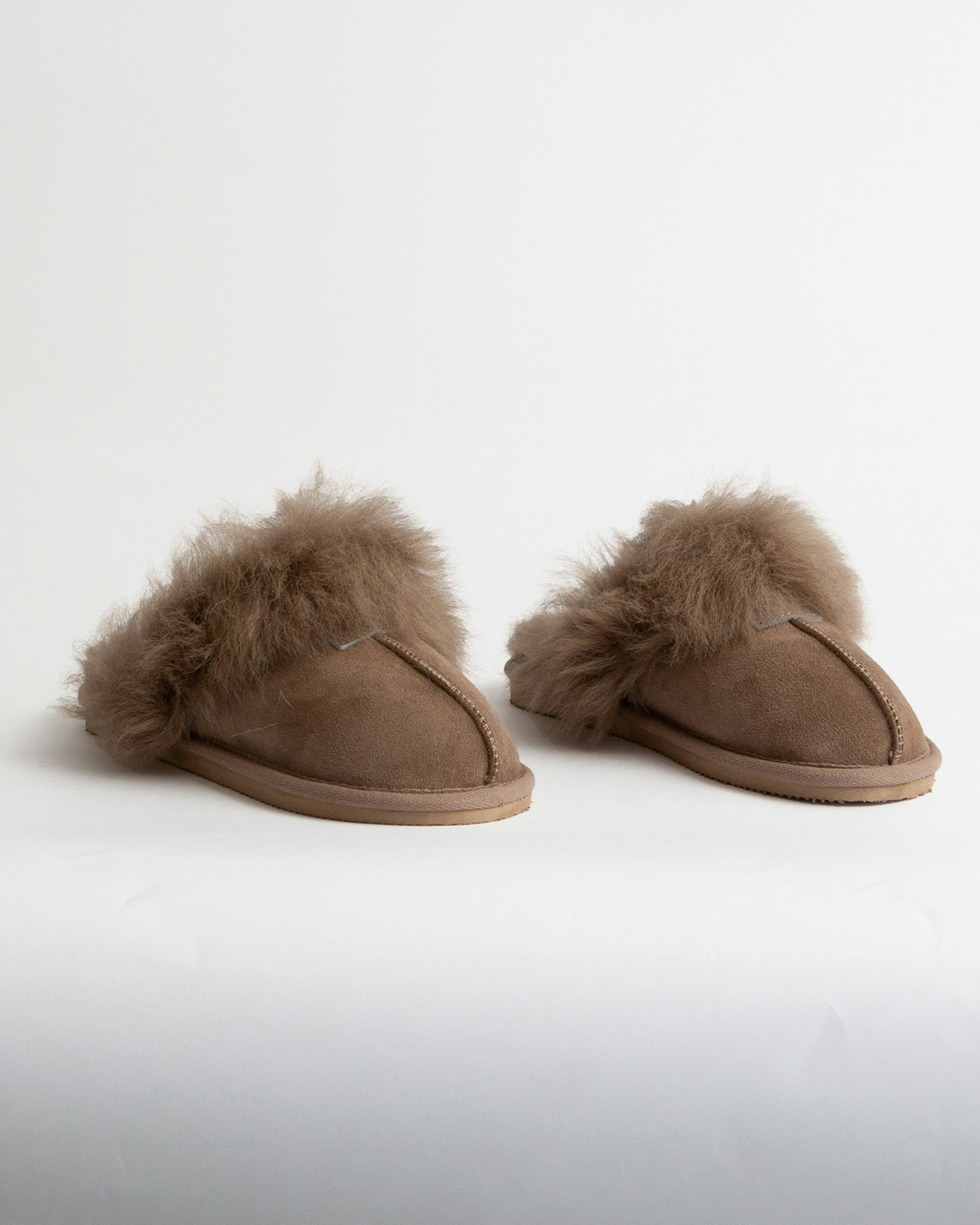 THURID Fårskinnstofflor, Brown