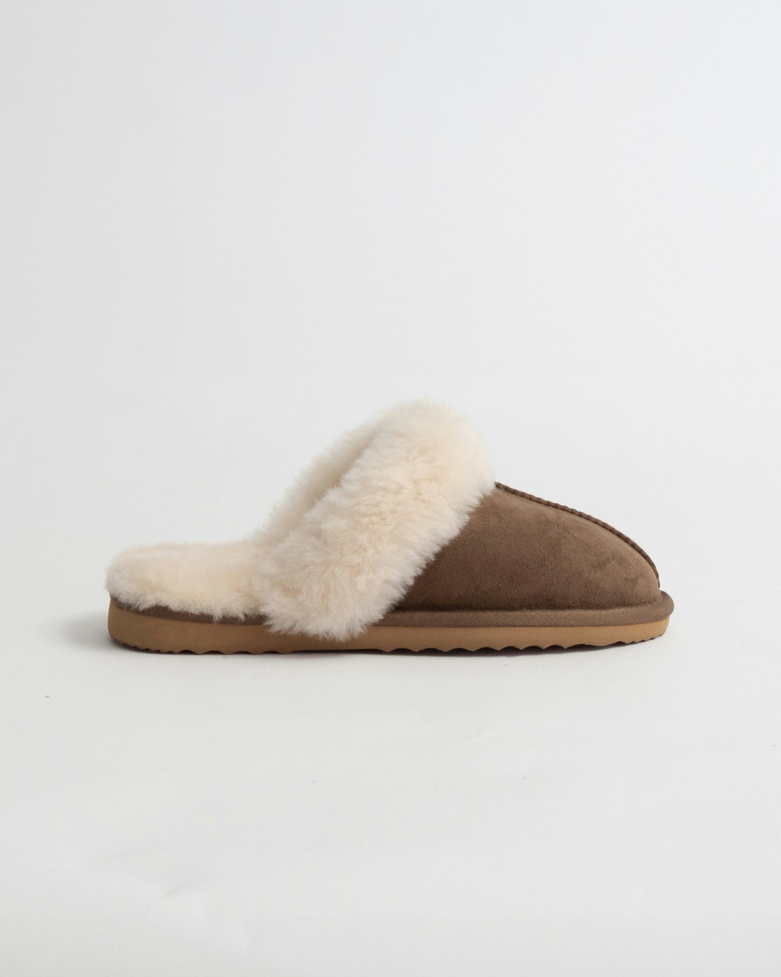 SANDEFJORD Fårskinnstofflor, Brown