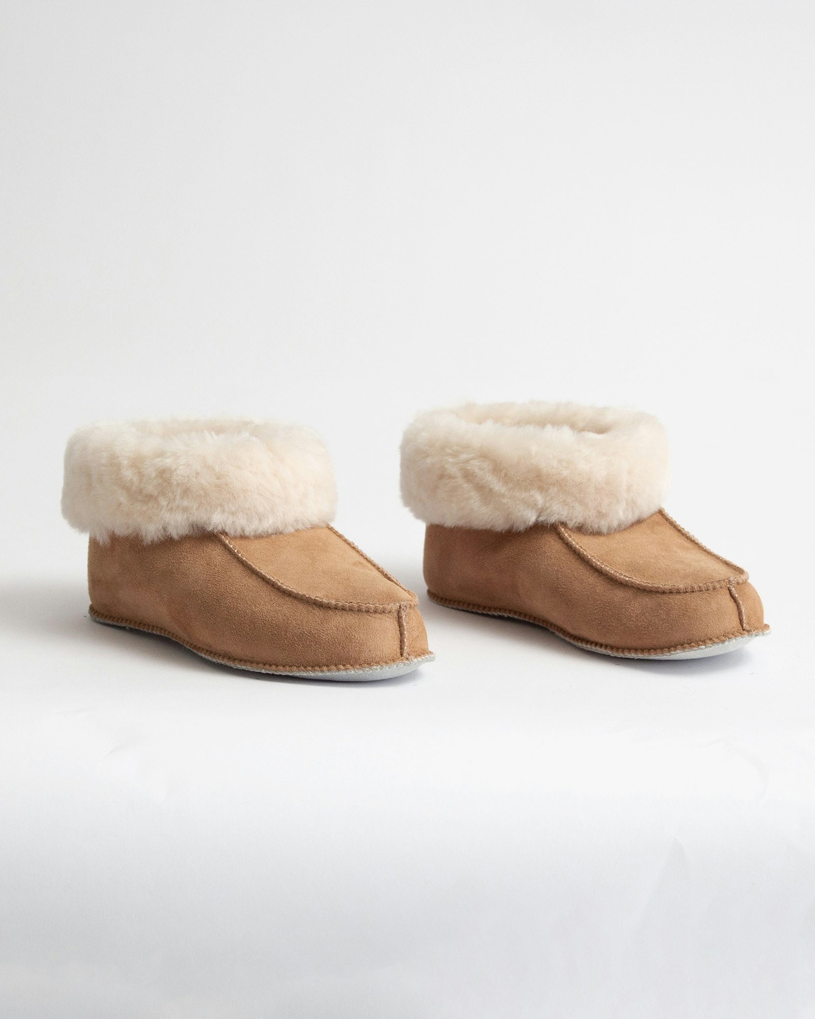 NARVIK Mjuka Ankelhöga Fårskinnstofflor, Beige