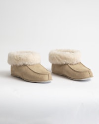 NARVIK Mjuka Ankelhöga Fårskinnstofflor, Sand